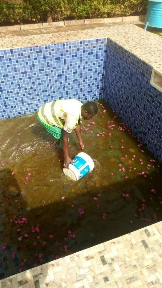 Étanchéité piscine - Domicile privé — Piscine — chantier avant finition · avant